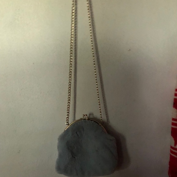 ✨Faux Fur Kisslock✨ - Picture 4 of 4